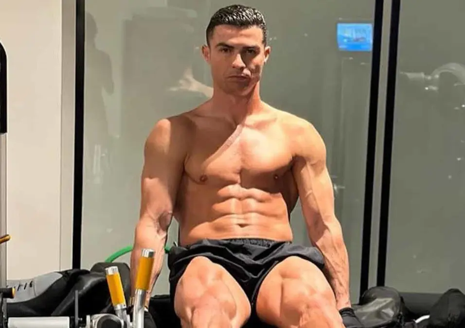 Cristiano Ronaldo Shows Off His Ripped Physique