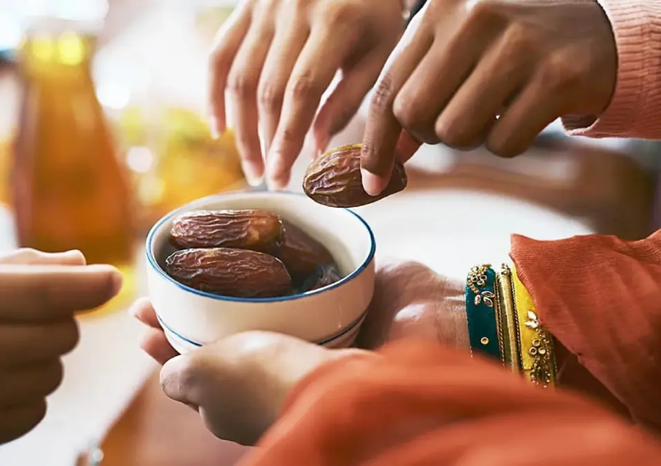 فوائد التمر على الريق دليلك الصحي الكامل