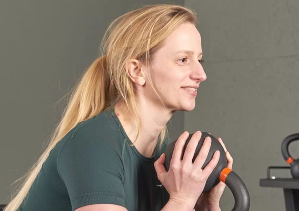 Lisanne Van Ingen is a fitness expert with endometriosis