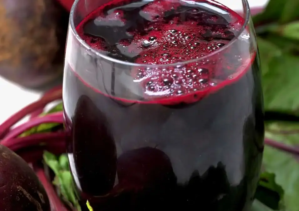 عصير الشمندر واللياقة كيف يدعم عضلاتك وقلبك مع التقدم في العمر