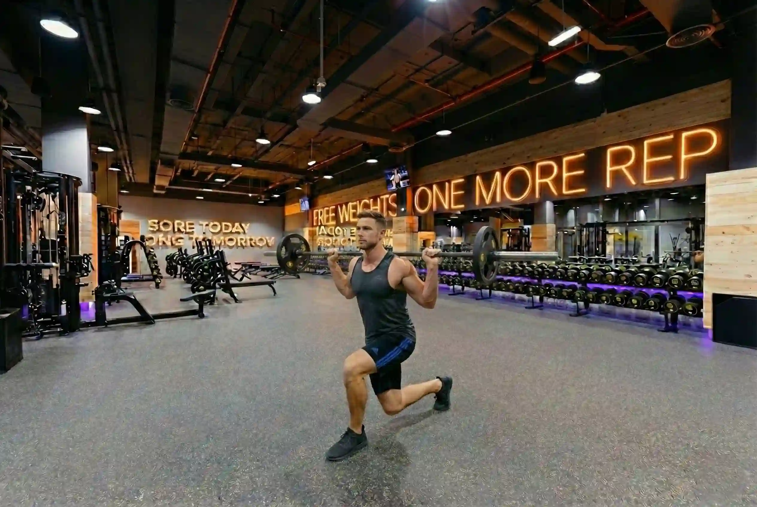 Barbell Curtsey Lunge