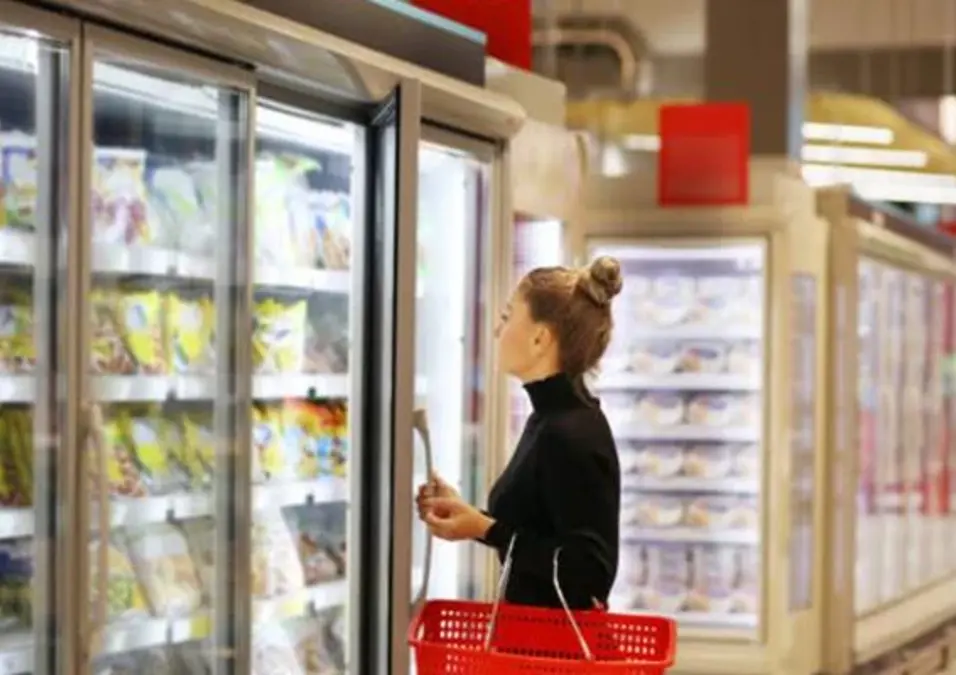 Https Media Gettyimages Com Id 1199686584 Photo Woman Choosing Frozen Food From A Supermarket Freezer
