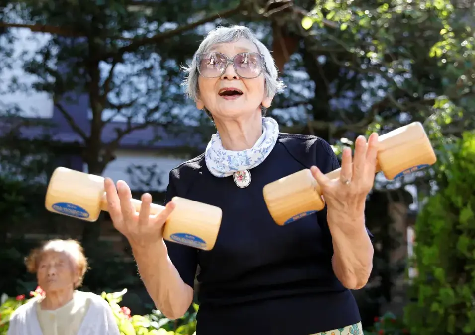 5 عادات صحية أساسية بعد الأربعين والخمسين لتحسين صحتك