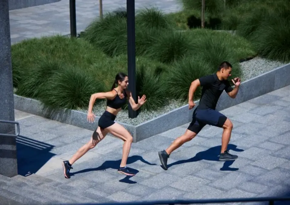 People running