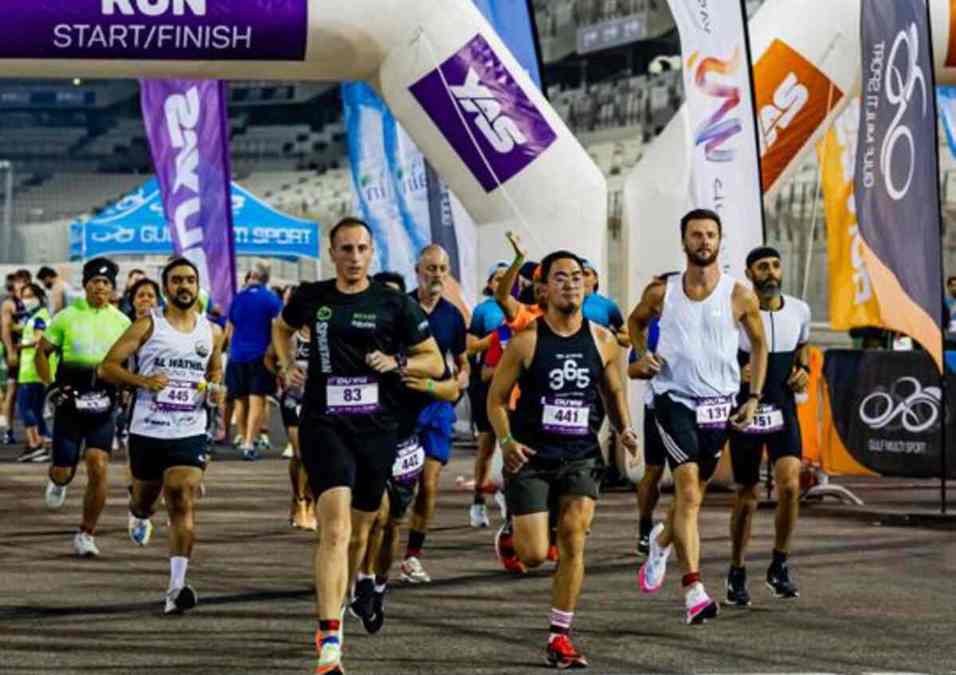 People running