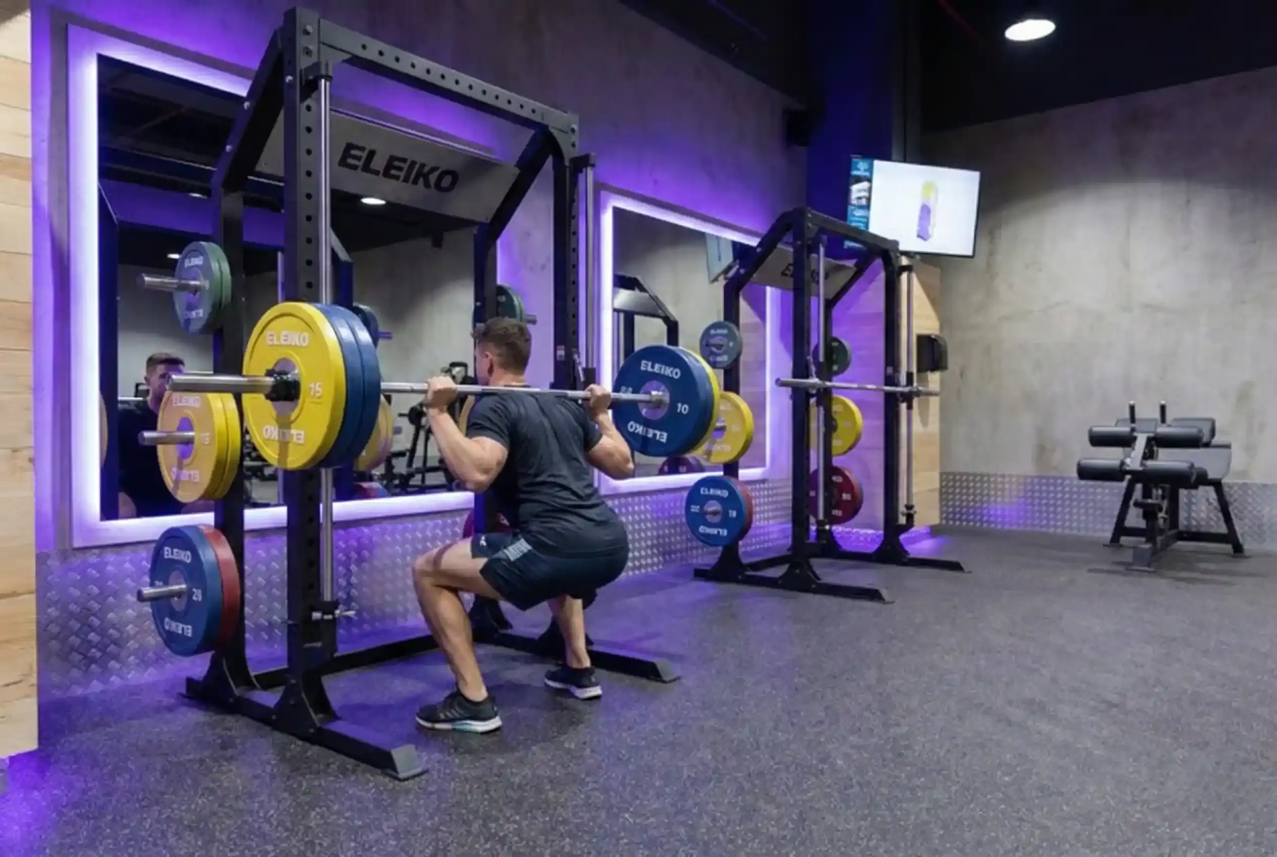 Smith Chair Squat