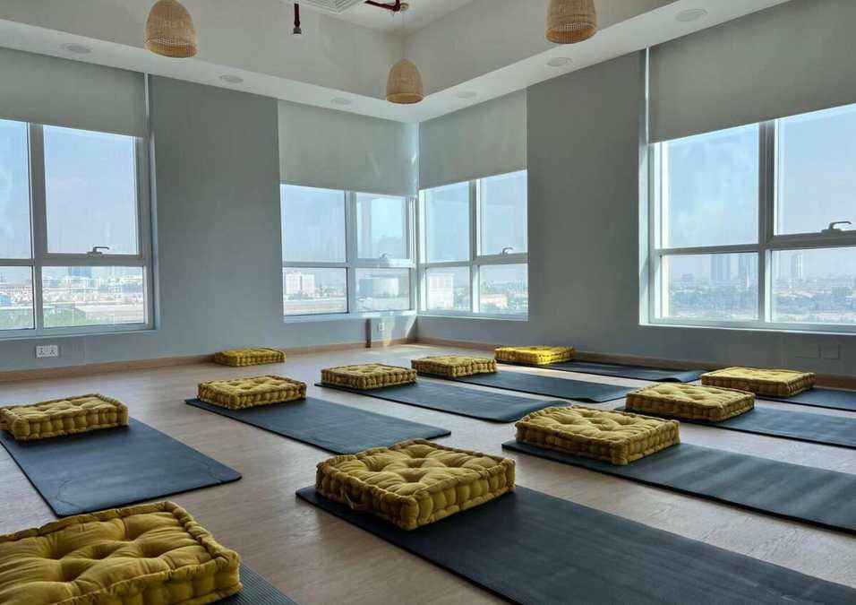 Free Laughter Yoga In Dubai