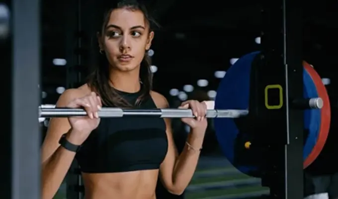 Woman Lifting 31