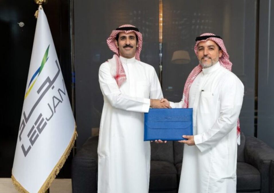 two men shaking hands