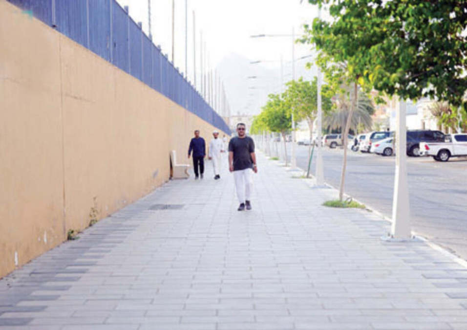 المشي في الأجواء المعتدلة
