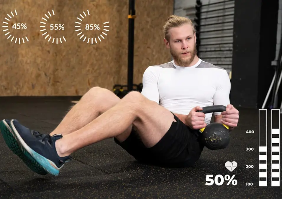 رجل يقوم بتمارين المقاومة.