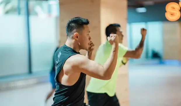 bodycombat men training