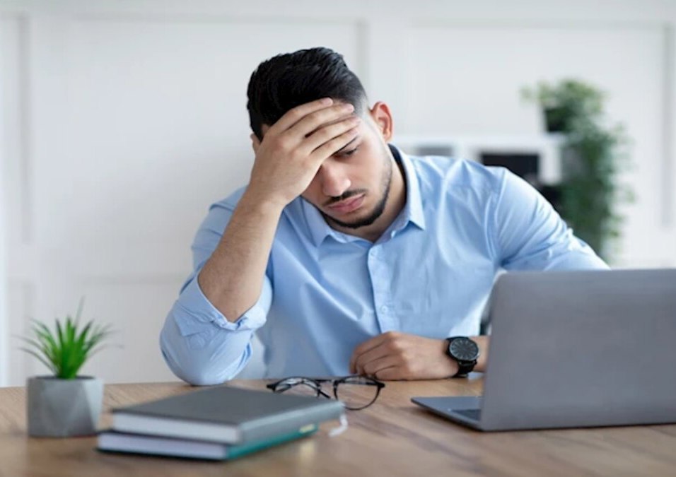 التعامل مع تأثيرات التوقف عن الكافيين