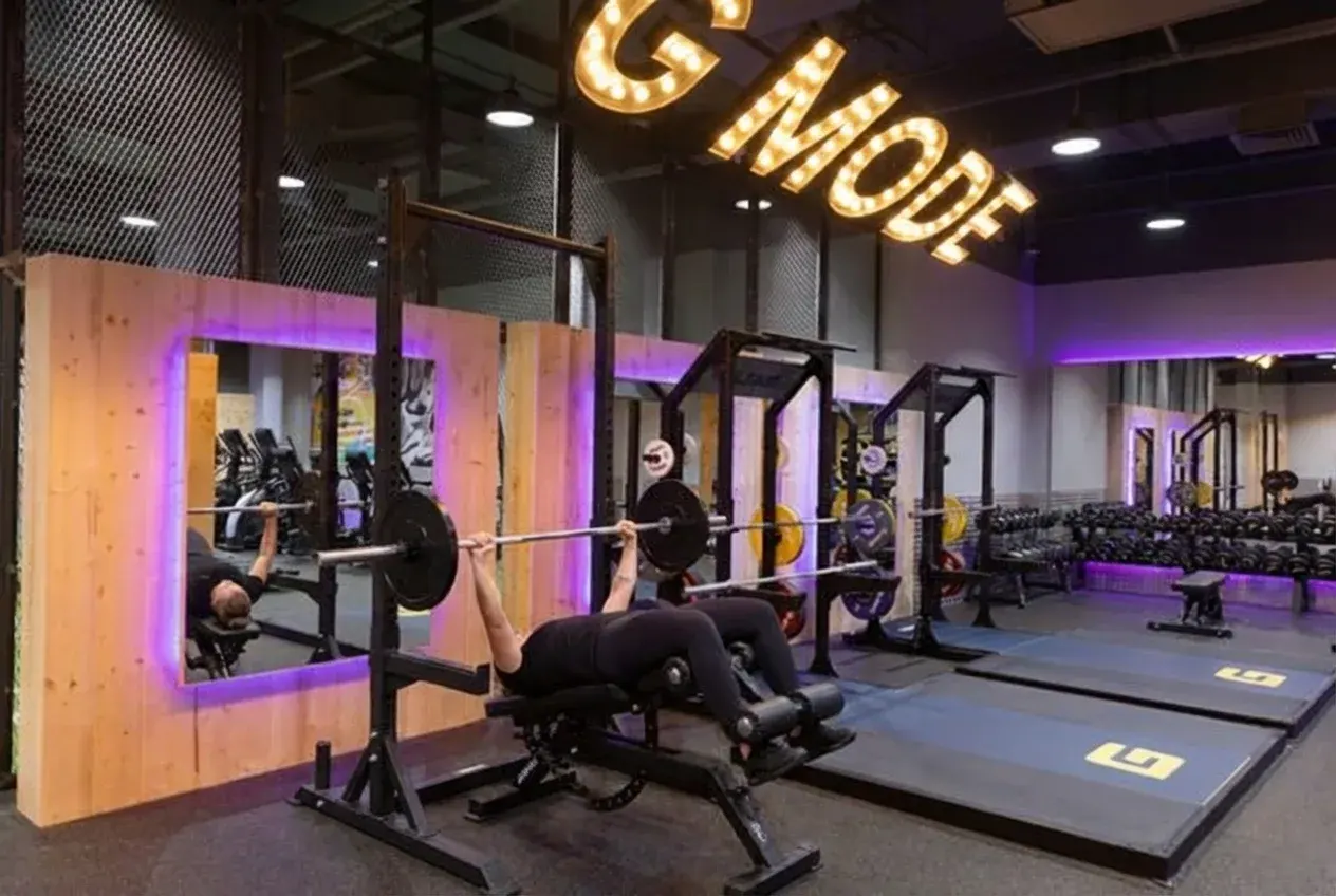 Decline Barbell Bench Press Side