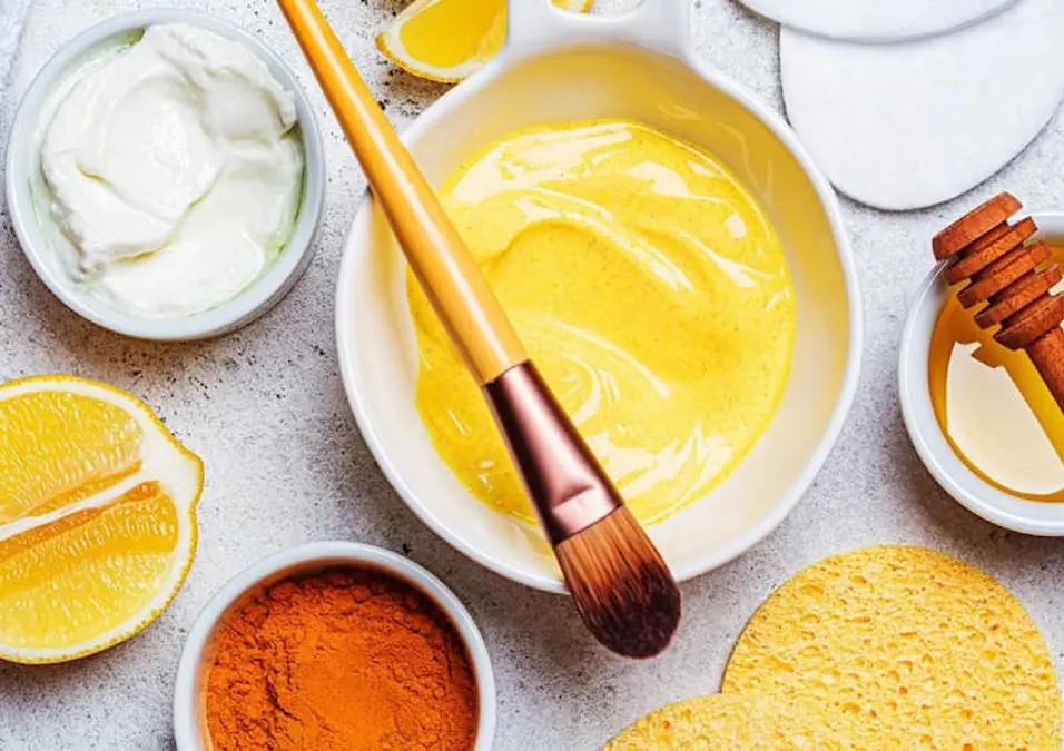 فوائد الكركم للبشرة ماذا يفعل للوجه وكيف يُستخدم؟