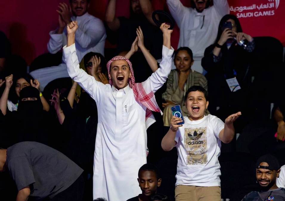 الفرق المتأهلة لنصف نهائي كرة الصالات