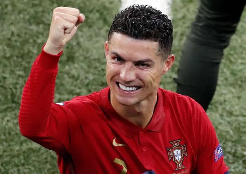 Cristiano Ronaldo playing for portugal team