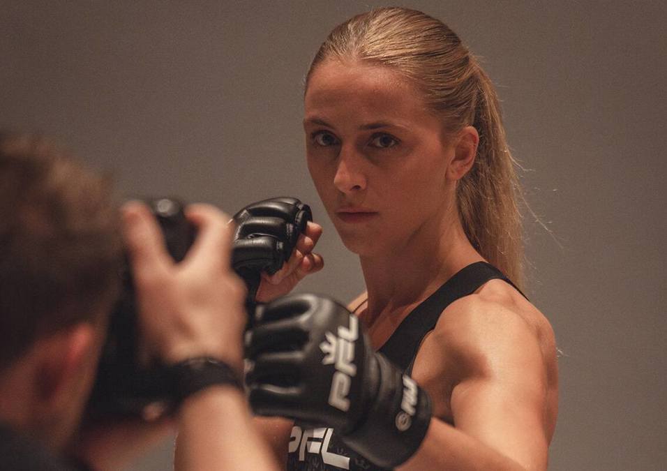 GIRL BOXING